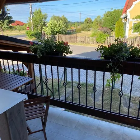 Platan Vendeghaz Balatongyörök