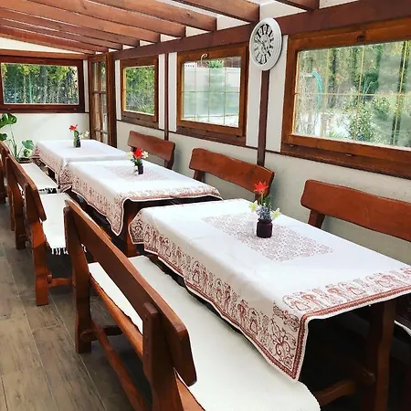 Platan Vendeghaz * Balatongyörök