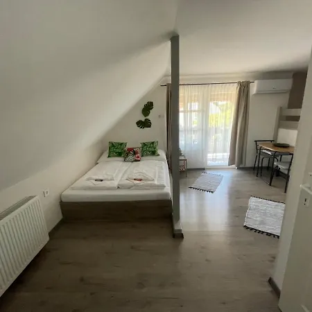 Platan Vendeghaz Balatongyörök