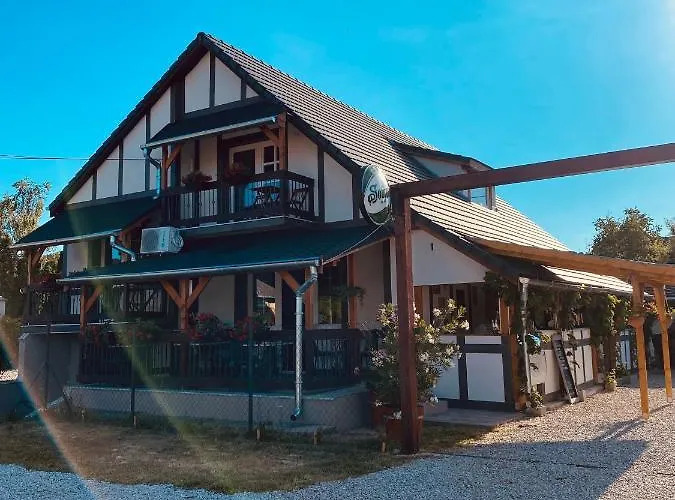 Platan Vendeghaz Apartment